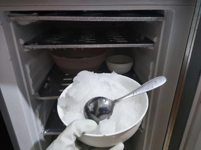 新书纸张粘连?冰箱冷藏几小时!